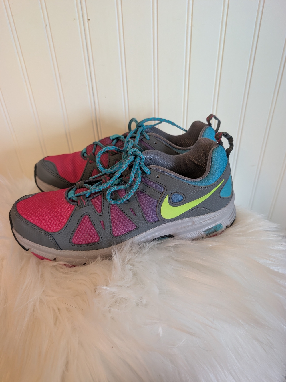 Nike Alvord 10 Trail Women's Pink and Teal Athletic Shoes Size 8 Lace Up